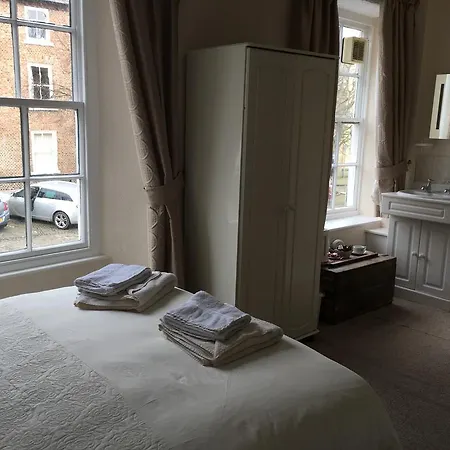 Inn The Buck 3*